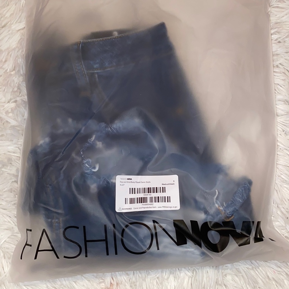 Fashion Nova Rise & Grind Shorts - Picture 9 of 10